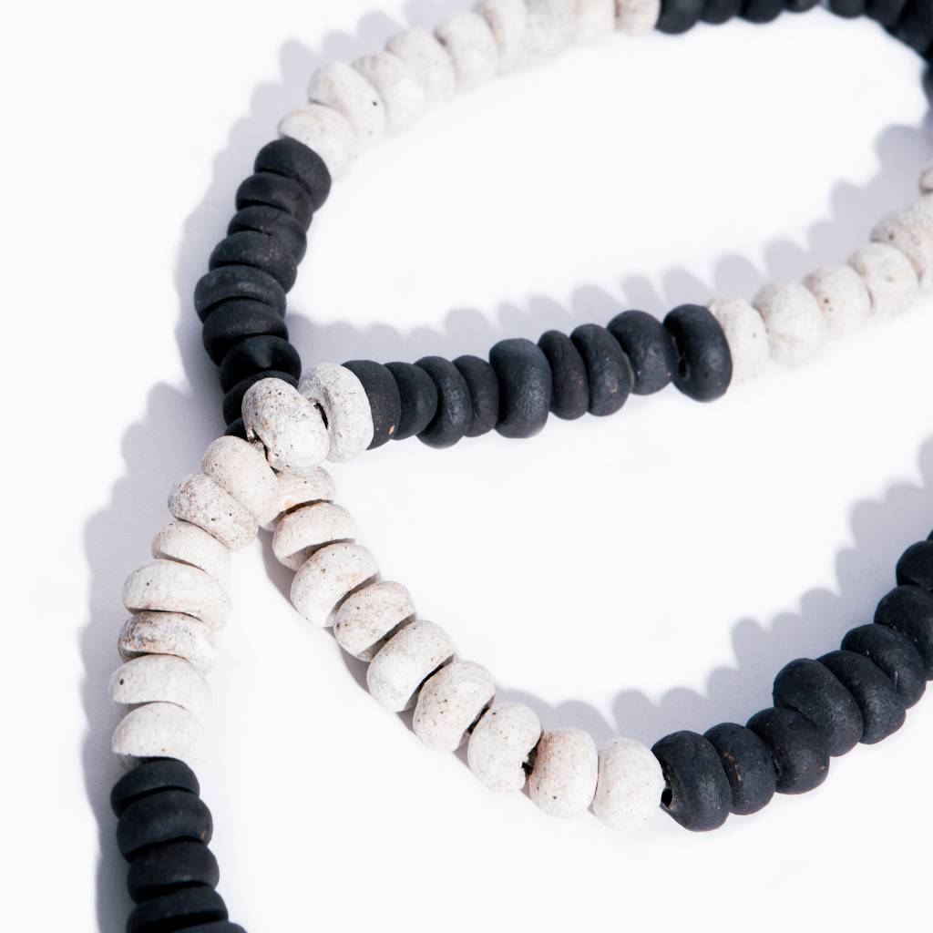 MQUAN Garland108: Black & White Press Beads