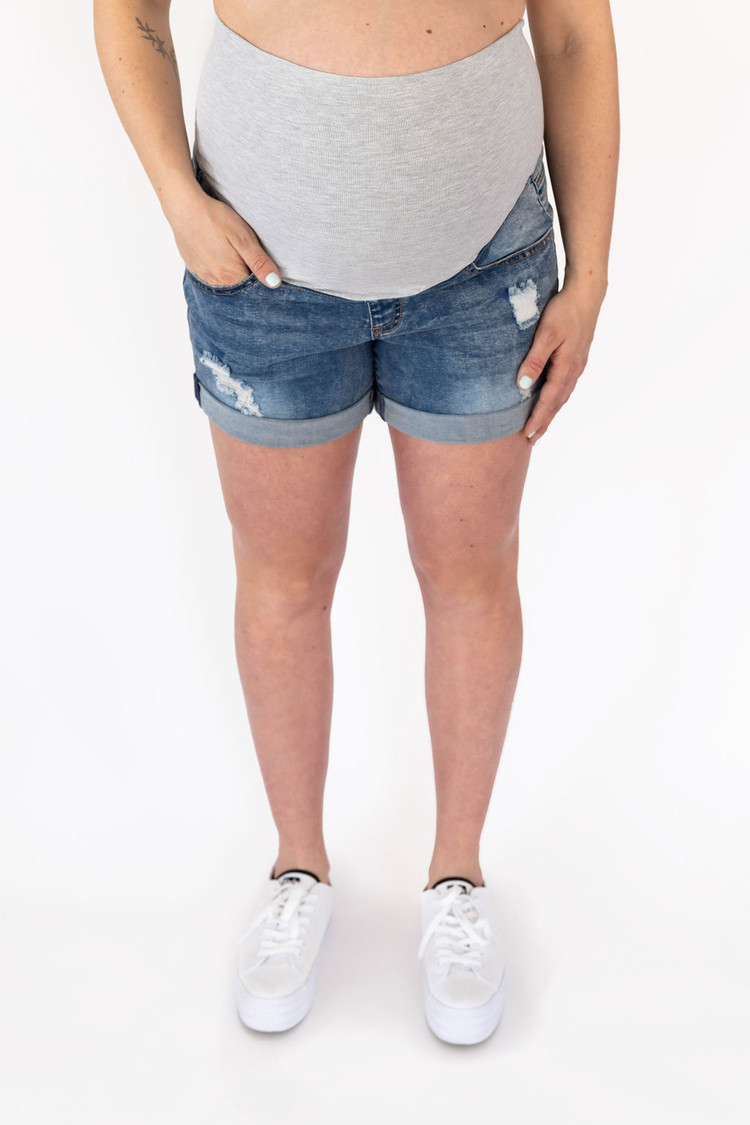 ROSE MATERNITÉ SHORTS DÉLAVÉS AVEC TROUS - DENIM