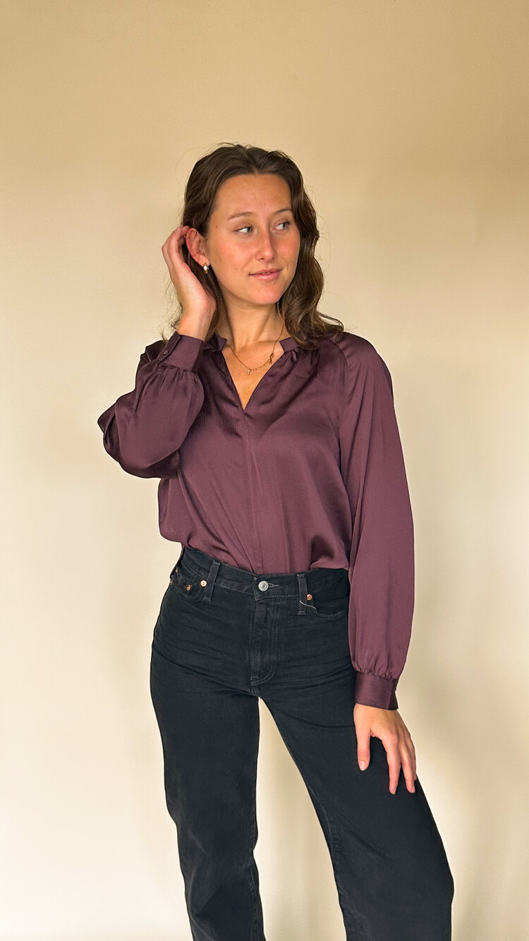 SOAKED IN LUXURY BLOUSE LOANA - FUDGE