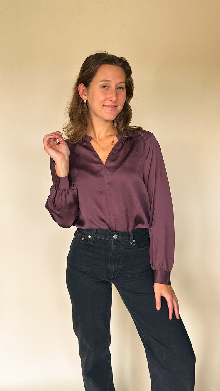 SOAKED IN LUXURY BLOUSE LOANA - FUDGE