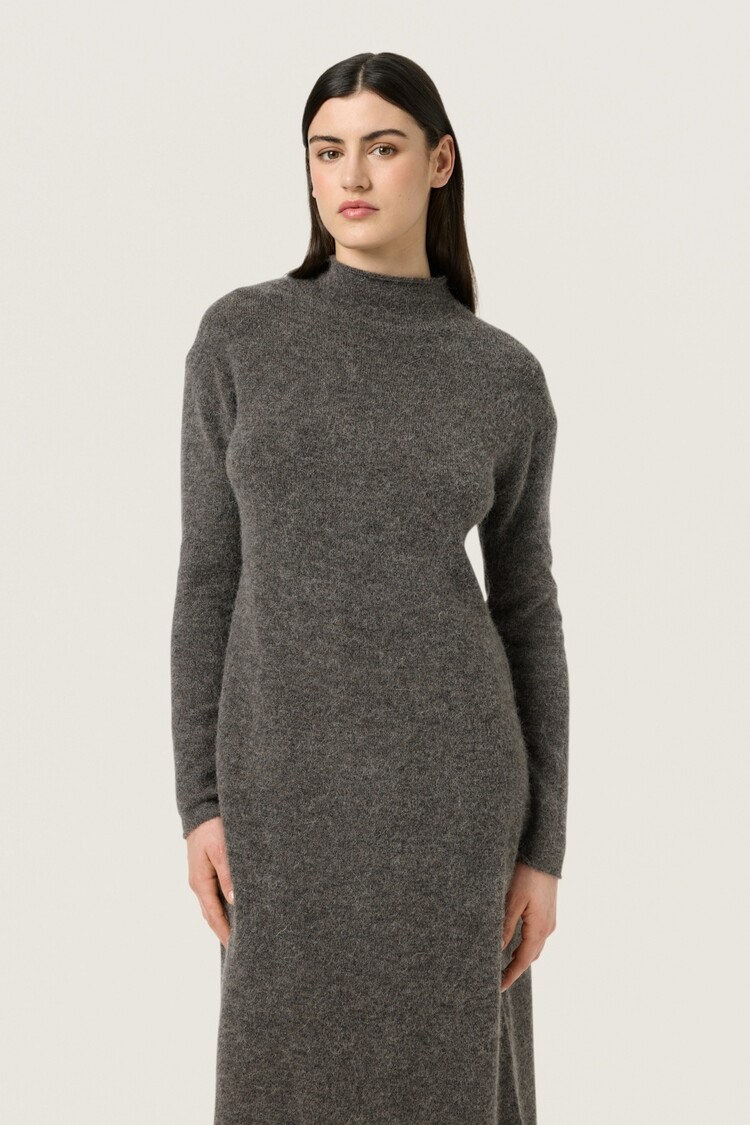 SOAKED IN LUXURY ROBE LONGUE EN TRICOT - GRIS