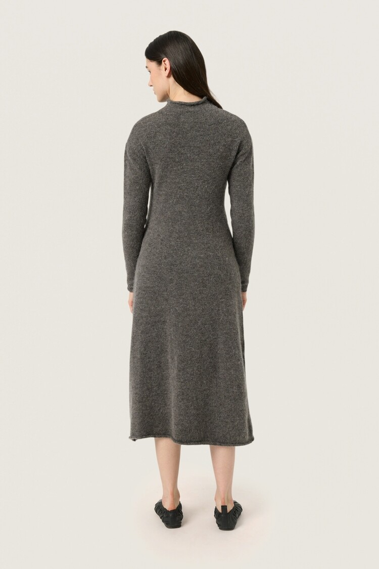 SOAKED IN LUXURY ROBE LONGUE EN TRICOT - GRIS