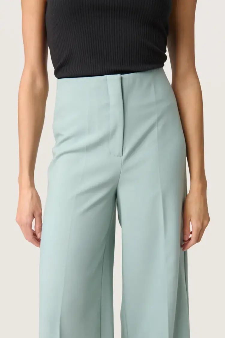 SOAKED IN LUXURY PANTALON CORINNE WIDE - BLEU/ARGENT