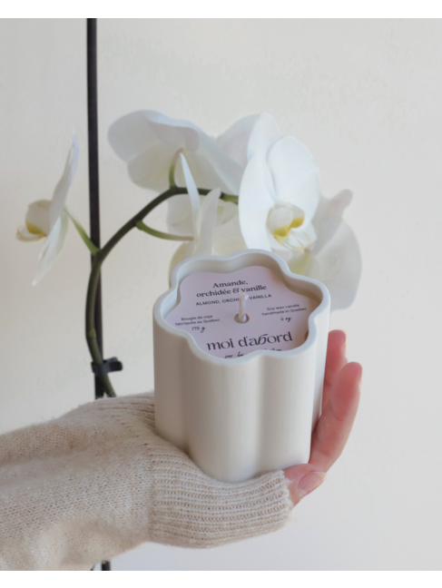 MOI D'ABORD BOUGIE DE SOJA FLEUR - AMANDE, ORCHIDÉE & VANILLE