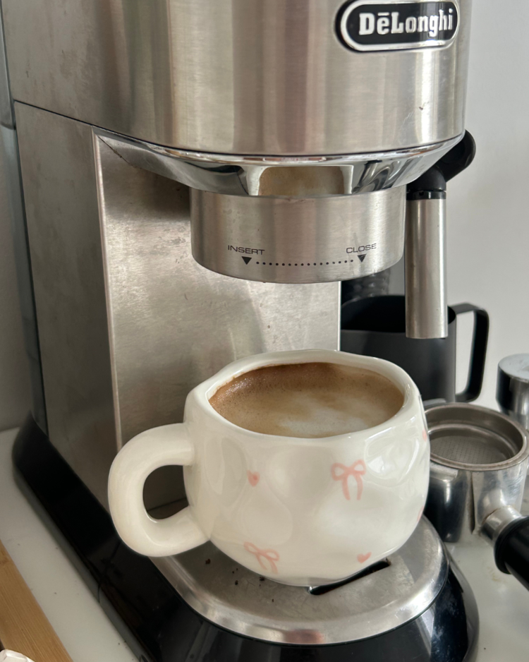 MOI D'ABORD TASSE AMOUR EN BOUCLE