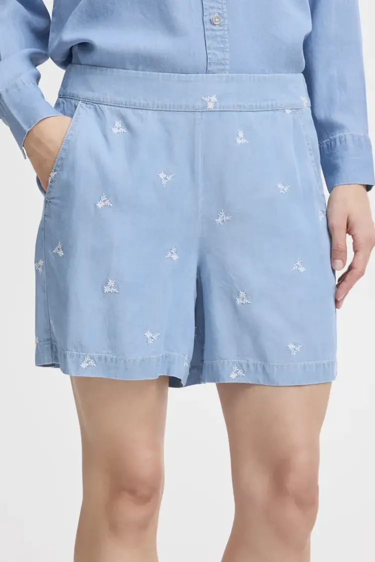 B.YOUNG SHORT KOSMO - LIGHT BLUE DENIM FLOWER