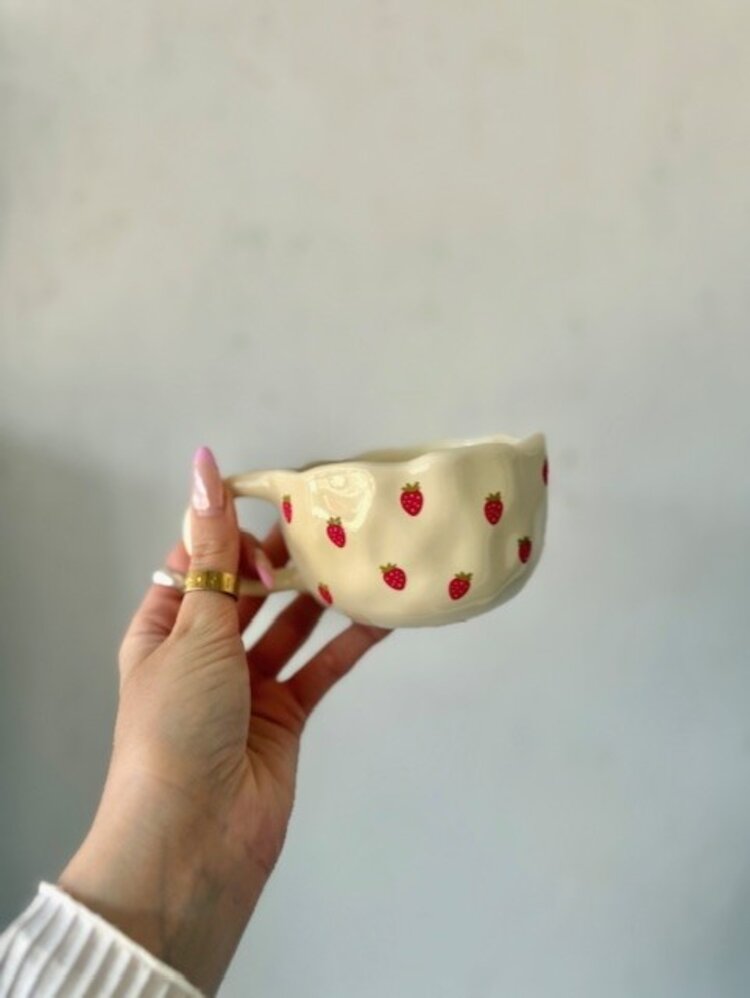 MÕMY TASSE CÉRAMIQUE - PETITES FRAISES ROUGES