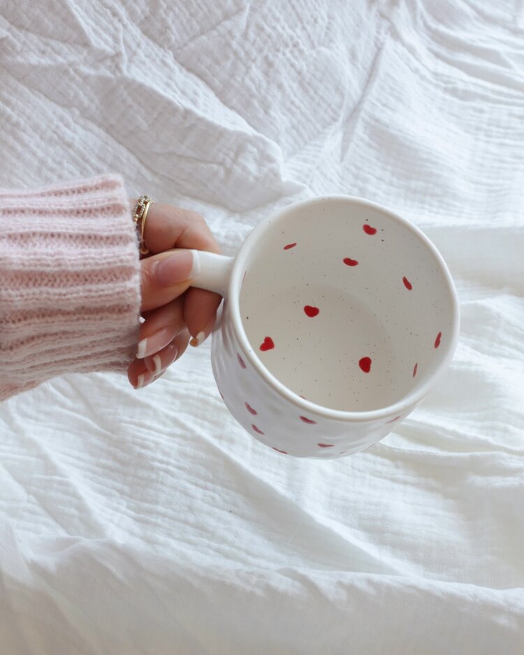 MOI D'ABORD TASSE COEURS ROUGES MINIMALISTE