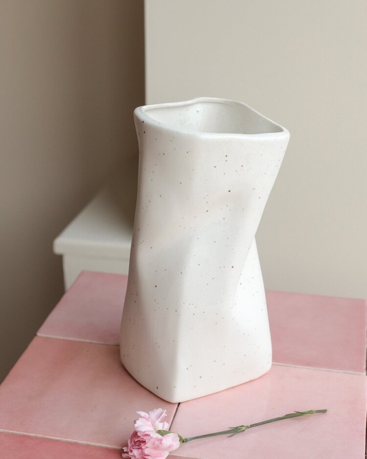 MOI D'ABORD VASE IRRÉGULIER MOUCHETÉ