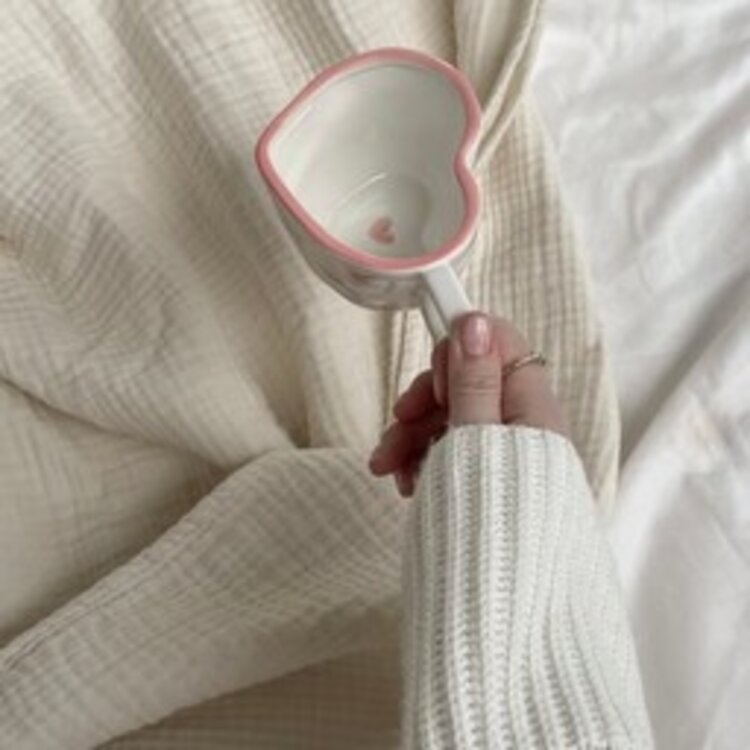 MOI D'ABORD TASSE - POIGNÉE EN COEUR