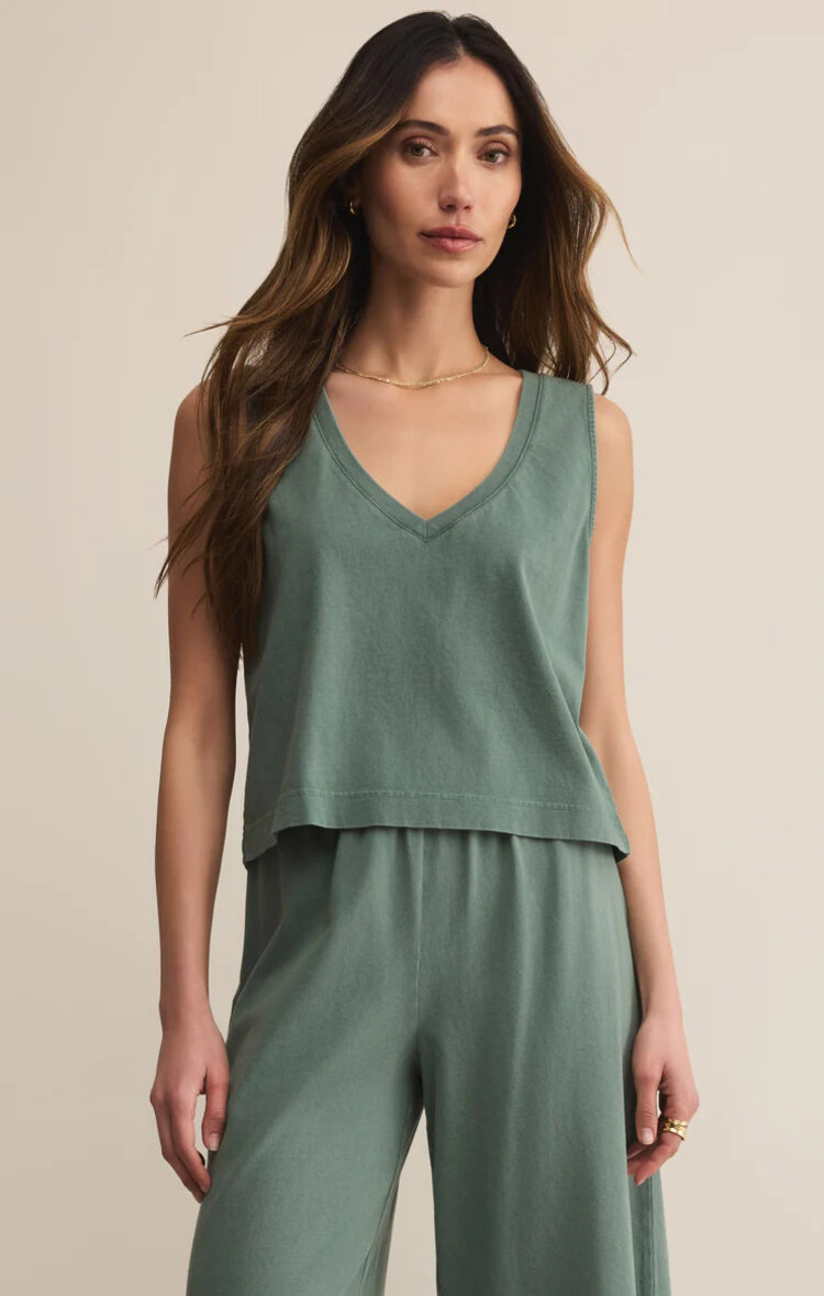 Z SUPPLY CAMISOLE V-NECK SLOANE - HUNTER GREEN