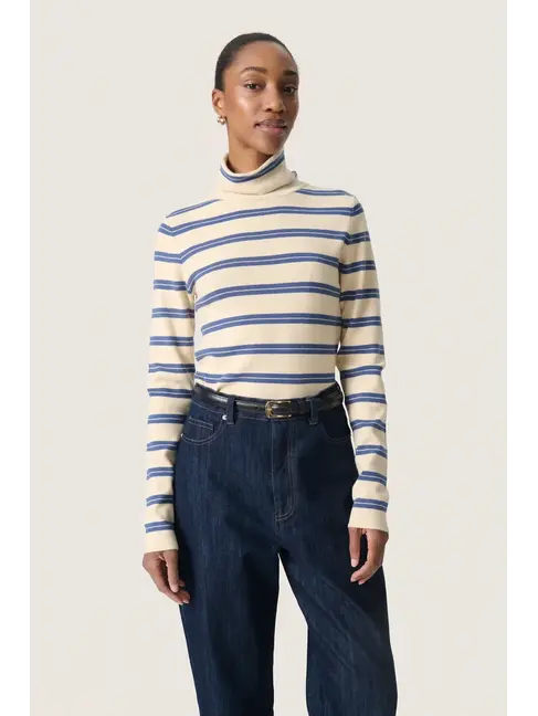 SOAKED IN LUXURY CHANDAIL À MANCHES LONGUES SPINA - SANDSHELL&BLUE