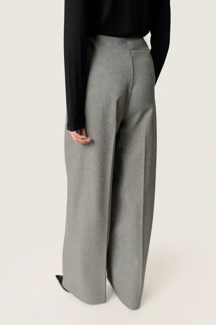 SOAKED IN LUXURY PANTALON CORINNE LILU - GRIS