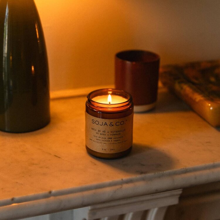 SOJA & CO CHANDELLE - BOIS DE HÔ & CITROUILLE - 8 OZ