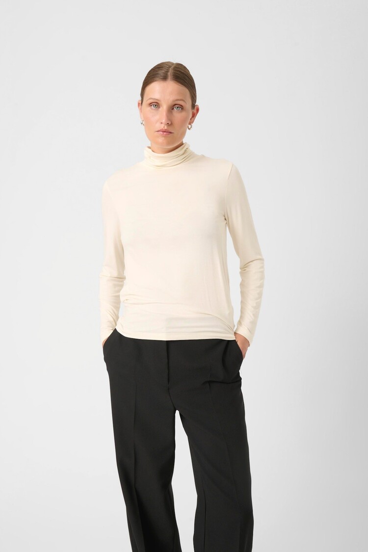 SOAKED IN LUXURY COL ROULÉ HANADI - WHISPER WHITE