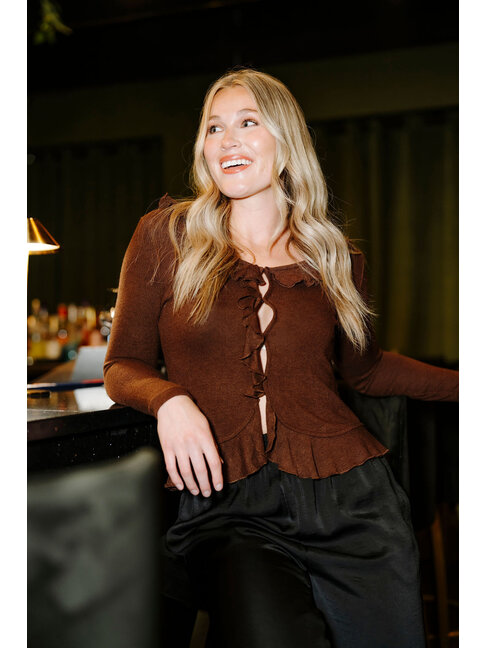 ROSE MATERNITÉ CARDIGAN À VOLANT LÉGER - CHOCOLAT