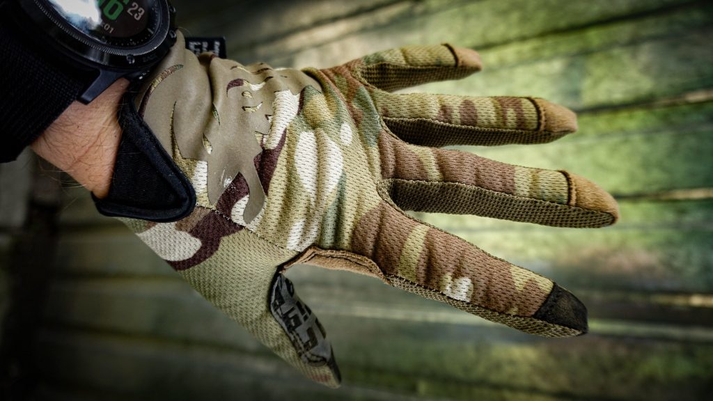 Eyes and Hands Protected: A Guide to Tactical Gloves and Safety
