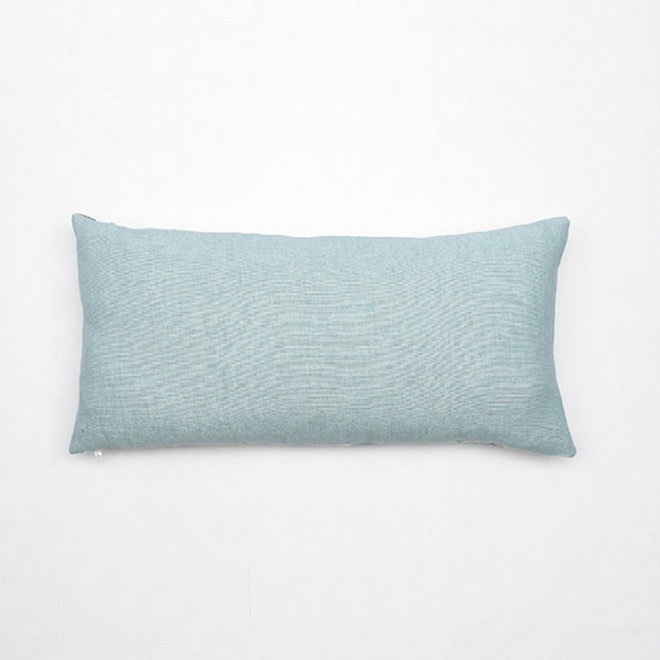 Pillow Fluid Design Mineral 10 x 20in