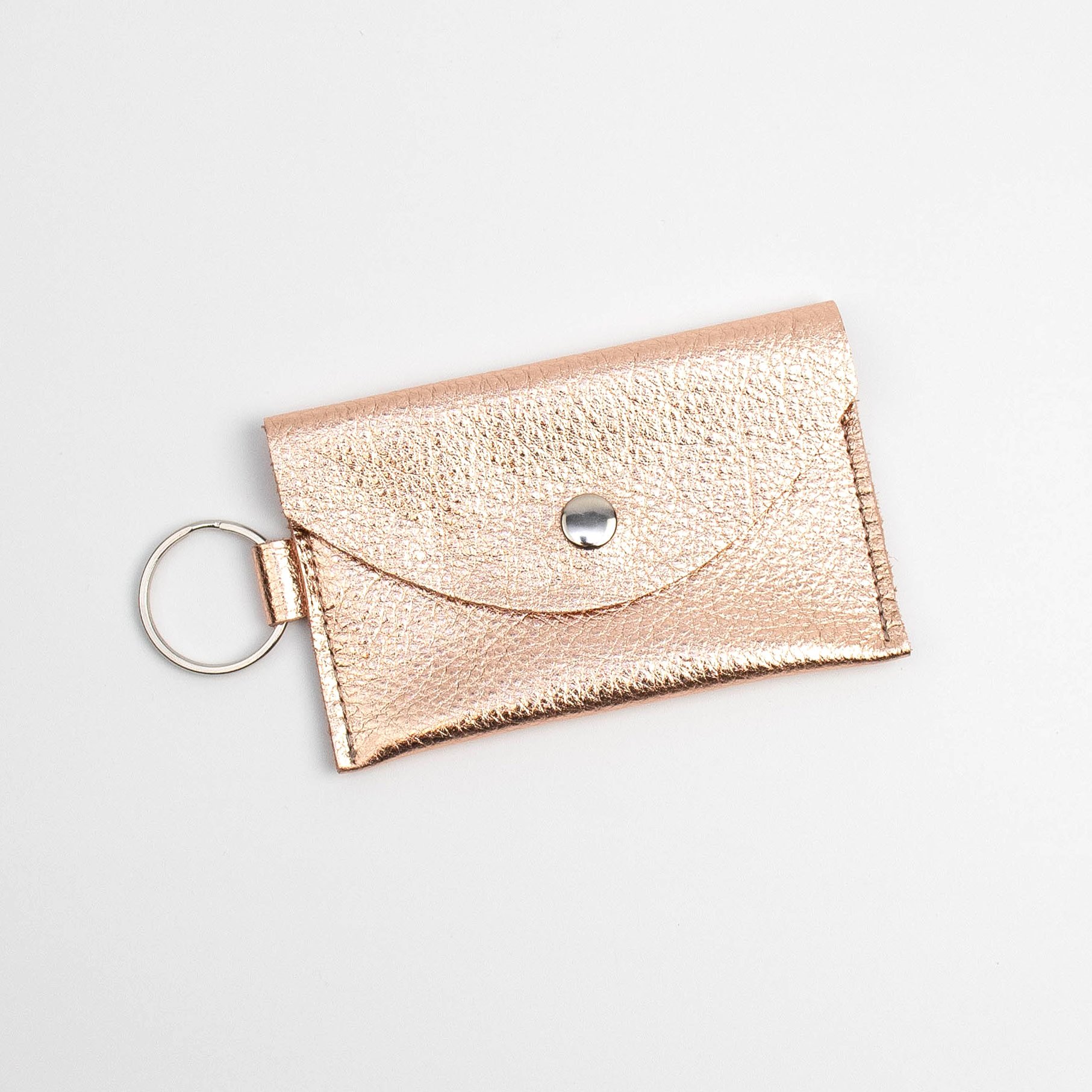 Metallic Rose Gold Lip Clutch With Chain | Metallic purse, Gold lips, Rose  gold clutch