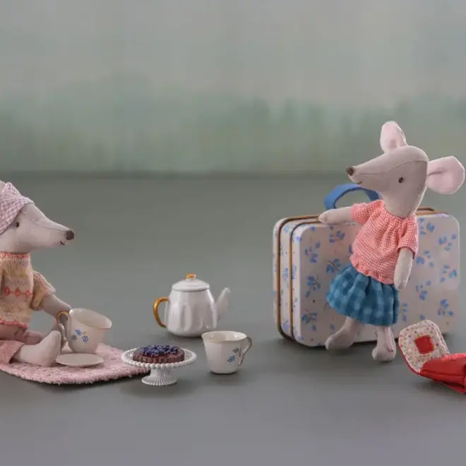Mouse Suitcase Afternoon Treat Blue Madelaine