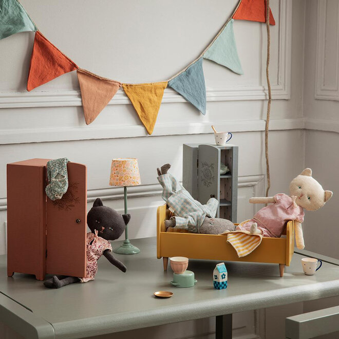 Mouse Miniature Closet Grey