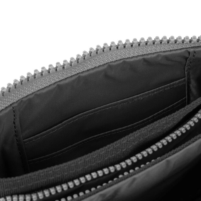 Zip Pouch Carnaby Carbon Medium