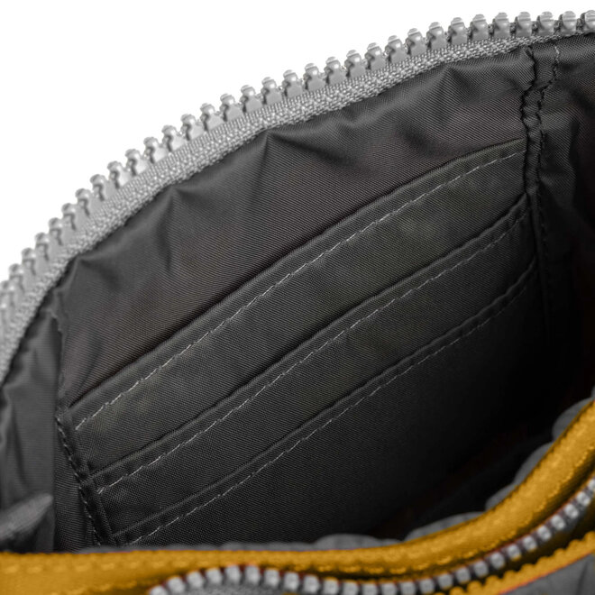 Carnaby Wallet Medium Flax with Wrist Strap