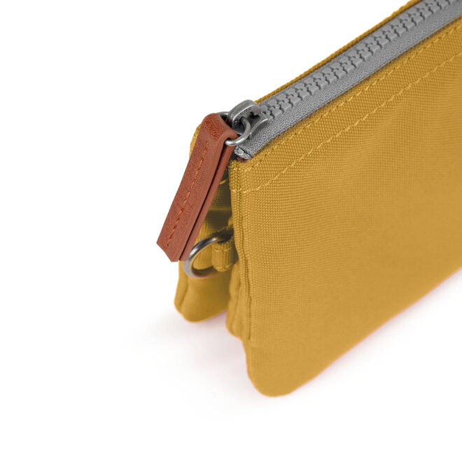 Carnaby Wallet Medium Flax with Wrist Strap