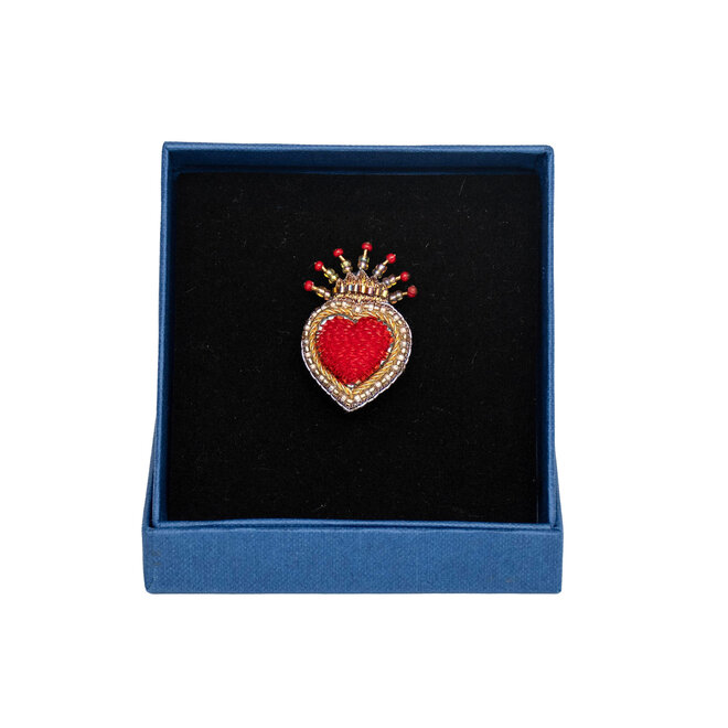 Brooch Pin Queen of Hearts