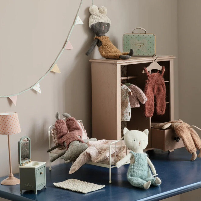 Mouse Sink Dresser Dark Powder