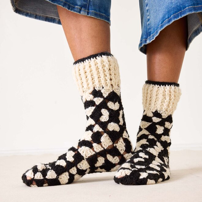 Crochet Slipper Socks La Paz Black/White