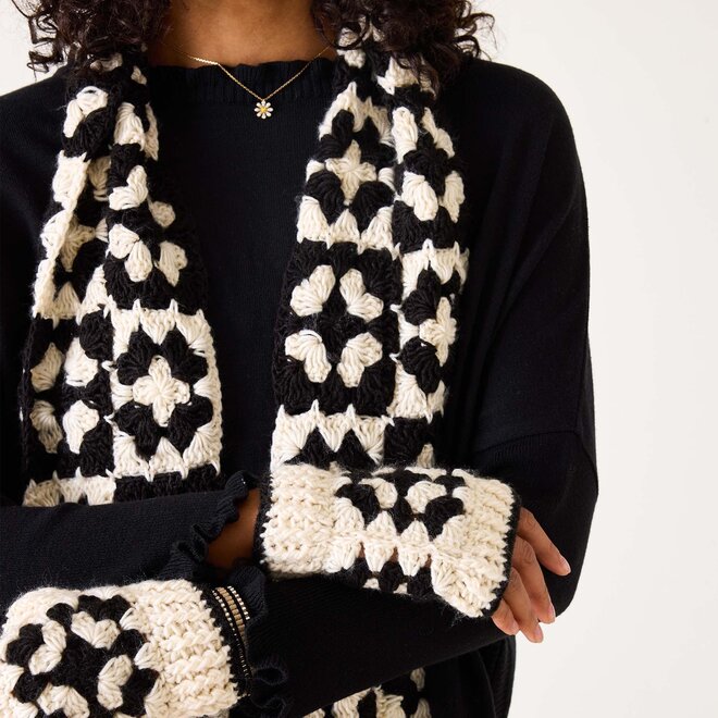 Crochet Scarf La Paz Black/White