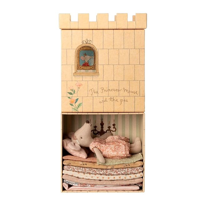 Mouse Big Sister Princess and the Pea