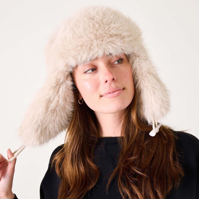 Hat Cozy Cabin Faux Fur Oatmeal