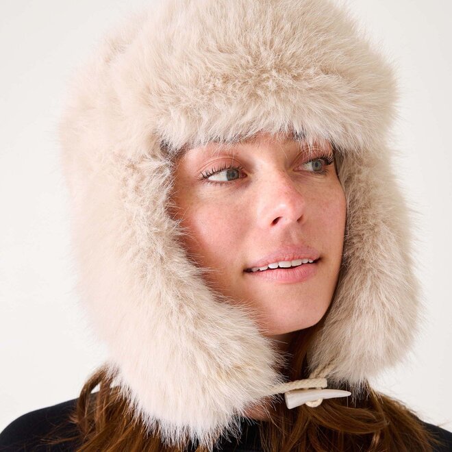 Hat Cozy Cabin Faux Fur Oatmeal