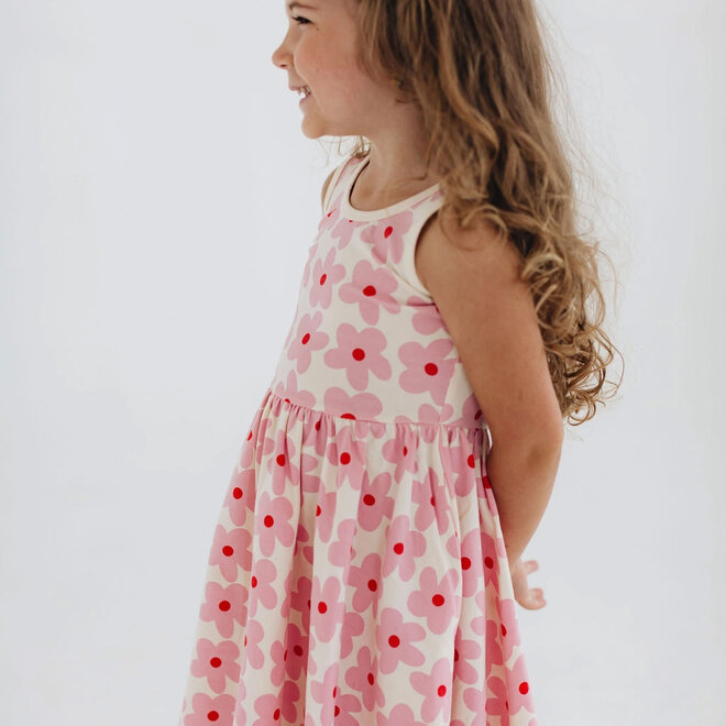 Dress Twirl in Pink Daisies