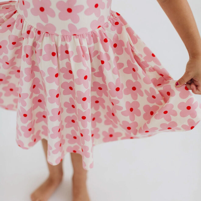 Dress Twirl in Pink Daisies