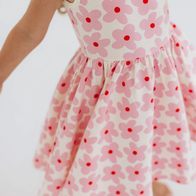 Dress Twirl in Pink Daisies