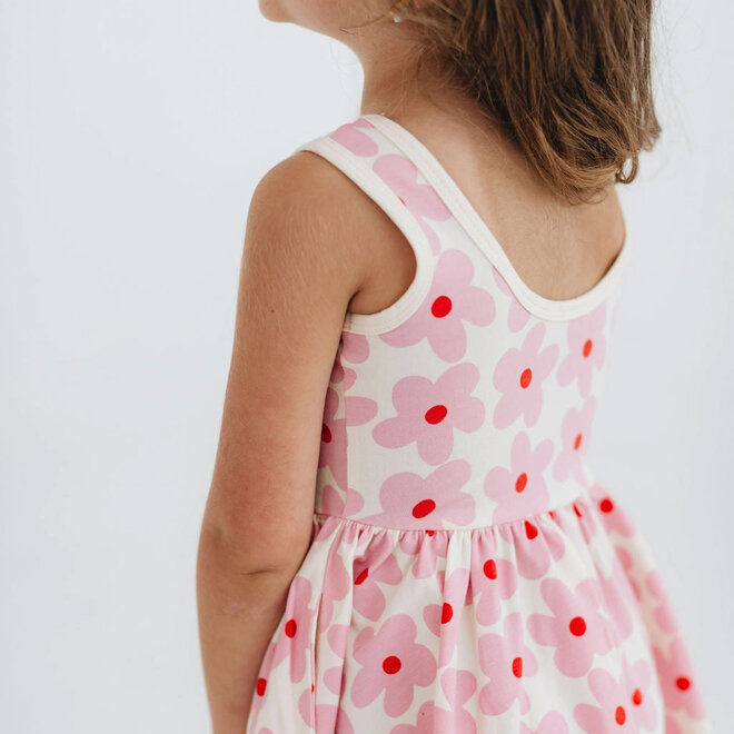 Dress Twirl in Pink Daisies
