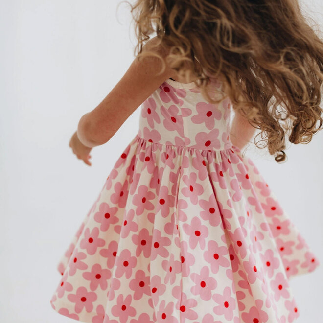 Dress Twirl in Pink Daisies