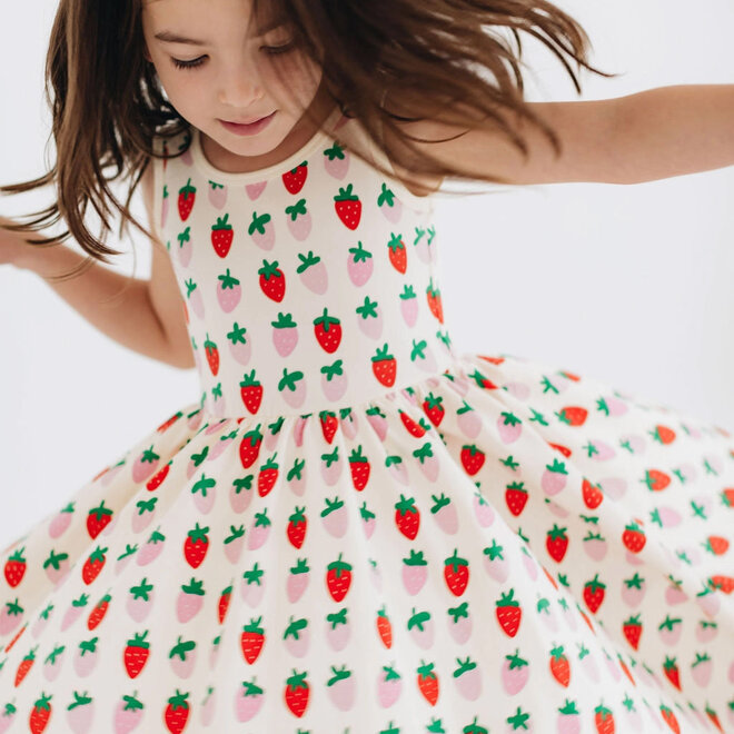 Dress Twirl in Strawberry Blush