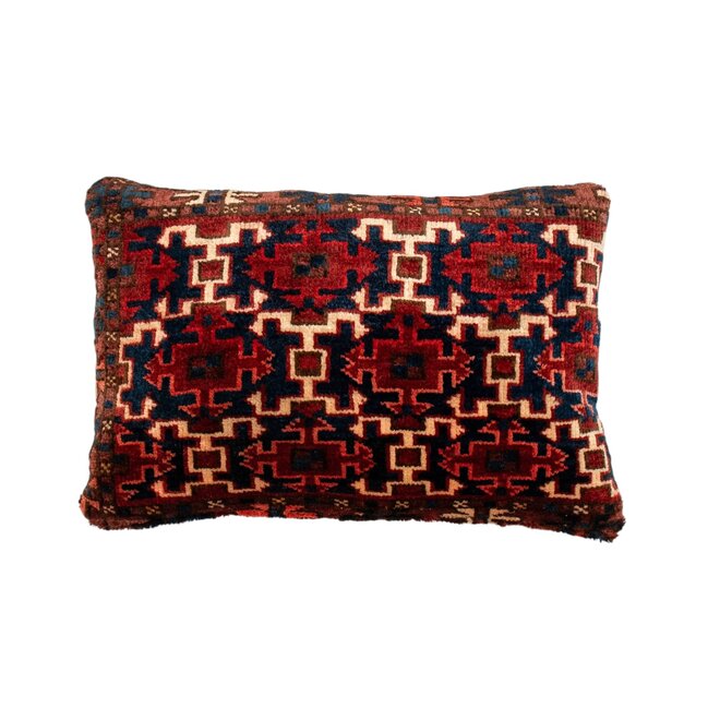 Pillow Oriental Navy & Red 12 x 17in