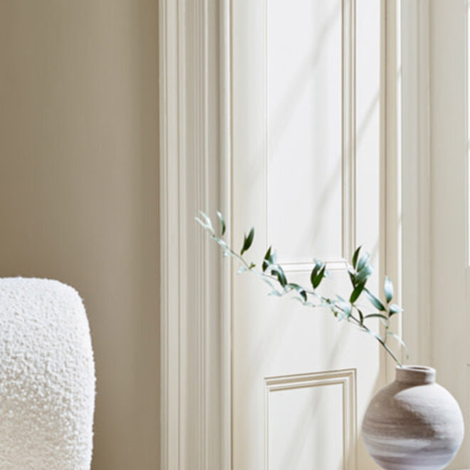 Silent White TM 329