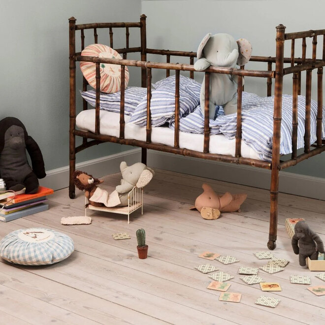 Safari Friends Medium Elephant Iron Grey