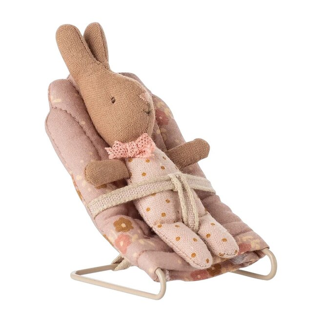 Mouse Babysitter Rose