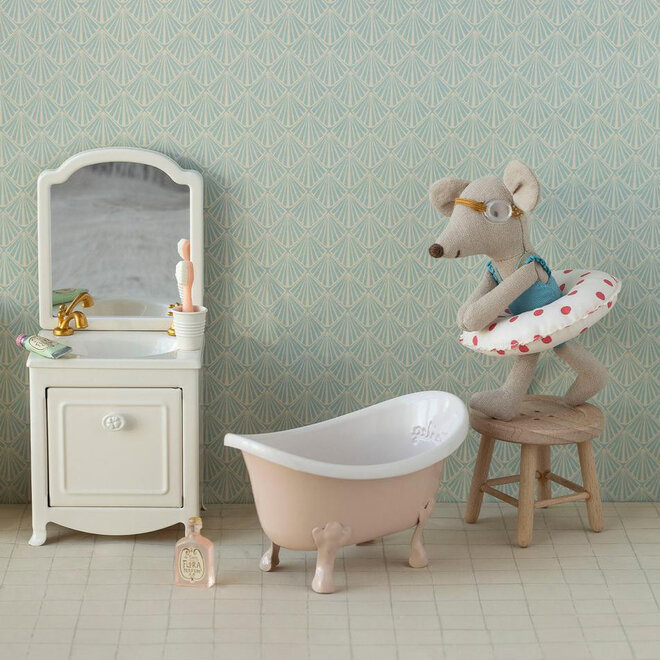 Mouse Bathtub Rose