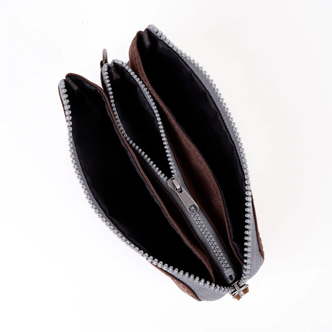 Carnaby Wallet Medium Cocoa with Wrist Strap