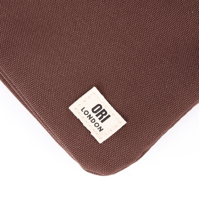 Carnaby Wallet Medium Cocoa with Wrist Strap