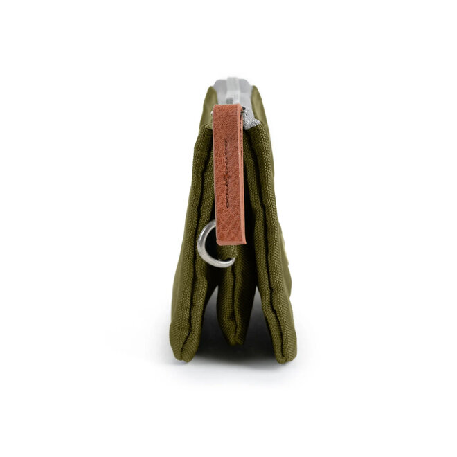 Carnaby Wallet Medium Moss with Wrist Strap