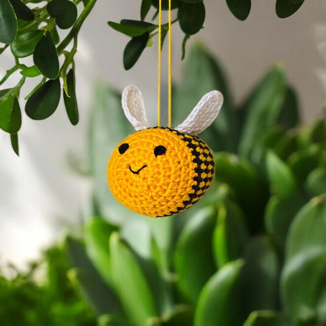 Crochet Ornament Bee